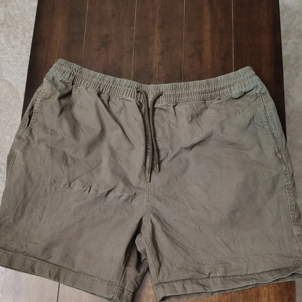 Forever 21 Men's Olive Athletic Shorts